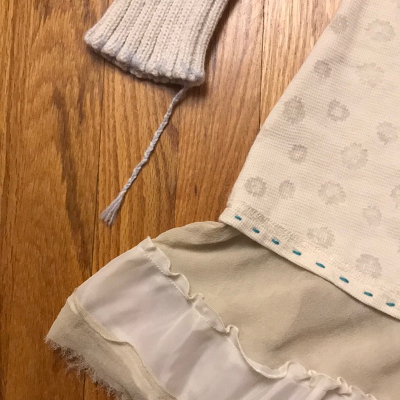 Free People XS Sweater Top with unique stitching - Picture 6 of 6